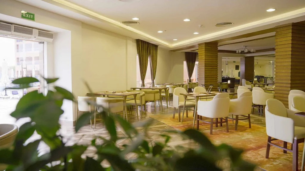 الفندق كانكون بيتش ريزورت - العين السخنة